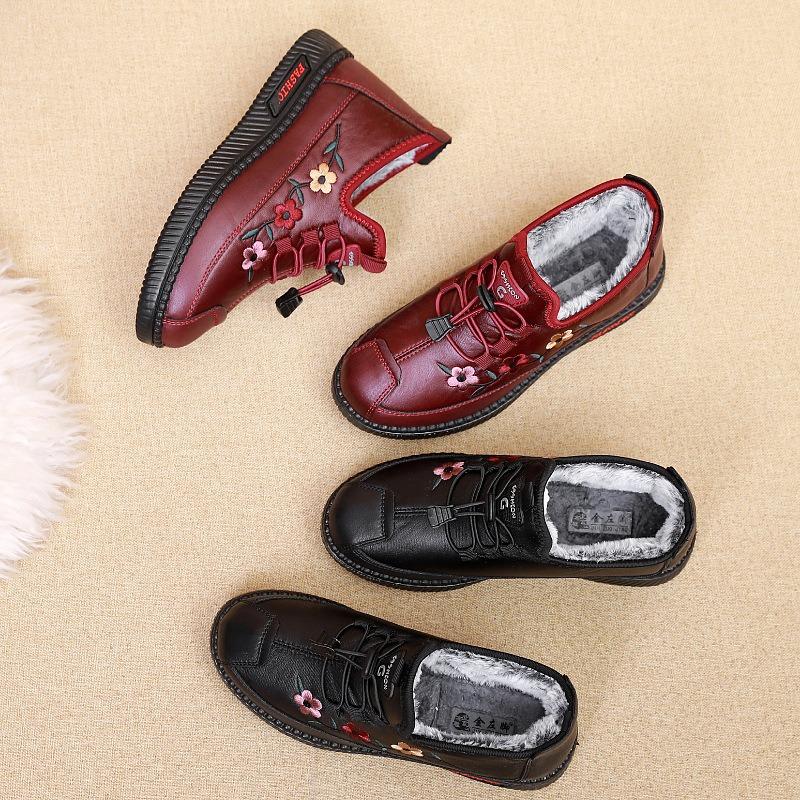 Winter New Beijing Old Cloth Shoes Women's Polyurethane Sole Non-slip, Comfortable and Warm One-pedal Middle-aged Mother Shoes