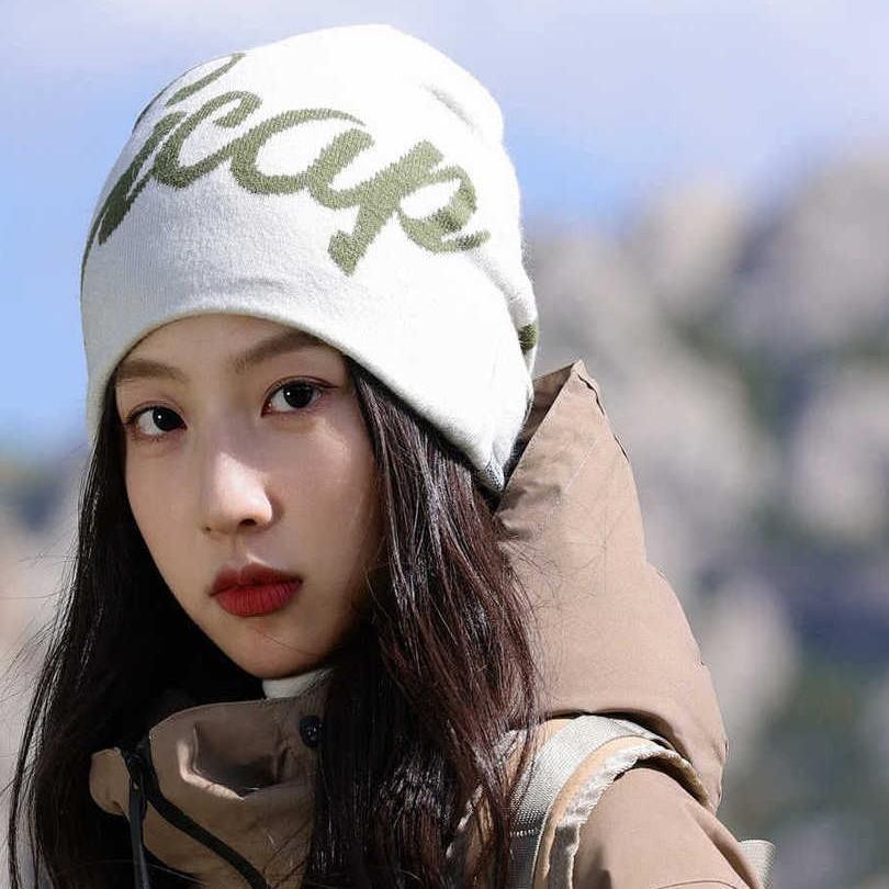New trendy brand autumn and winter letter warm fashion show face small knitted hat women winter personalized hat men