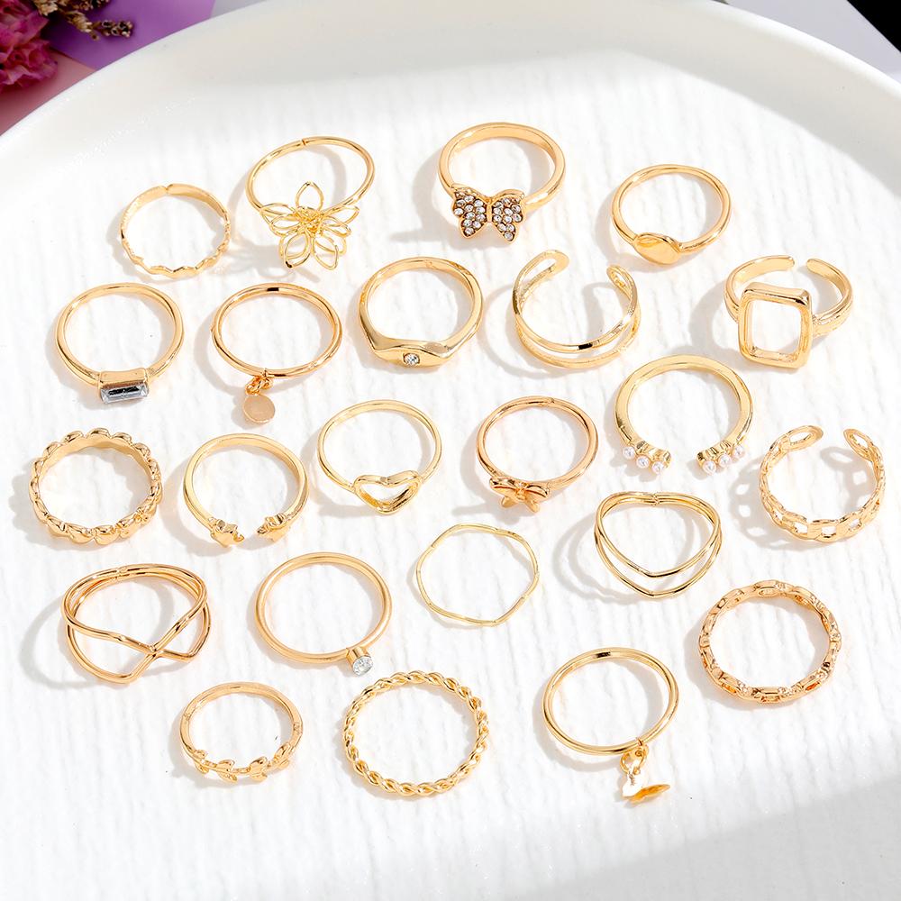 2023 Винтажное полое кольцо Роскошное кольцо с бабочкой и цветком Звезда Простые ювелирные аксессуары Кольцо Love Women Party Универсальный комплект из 23 предметов Кольцо