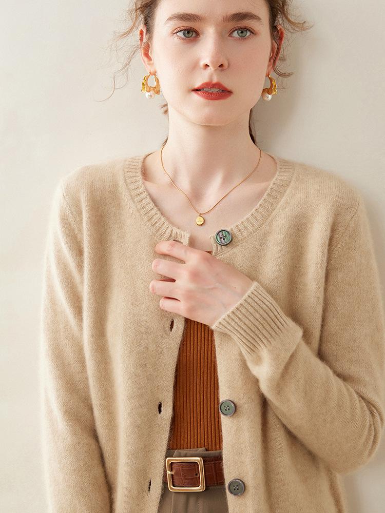 2025 Women's Cashmere Round Neck Loose Knit Sweater - Soft, Fluffy, Versatile Outerwear for Autumn and Winter