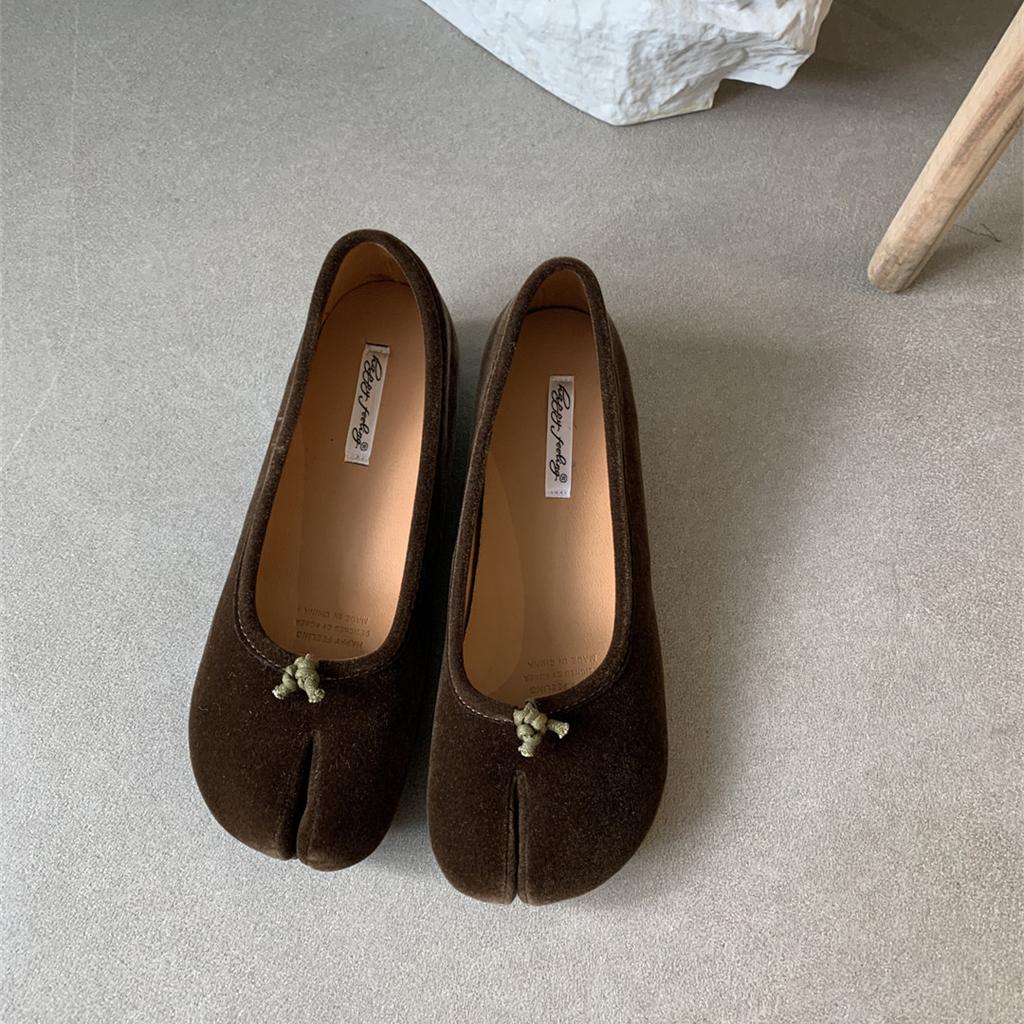 Женские балетки Таби Обувь Ниндзя Женские из микрофибры Вельветовые Удобные Балетки С разделенным пальцем Тапочки Мягкая подошва Лоферы 2025 Новая Модная Обувь М