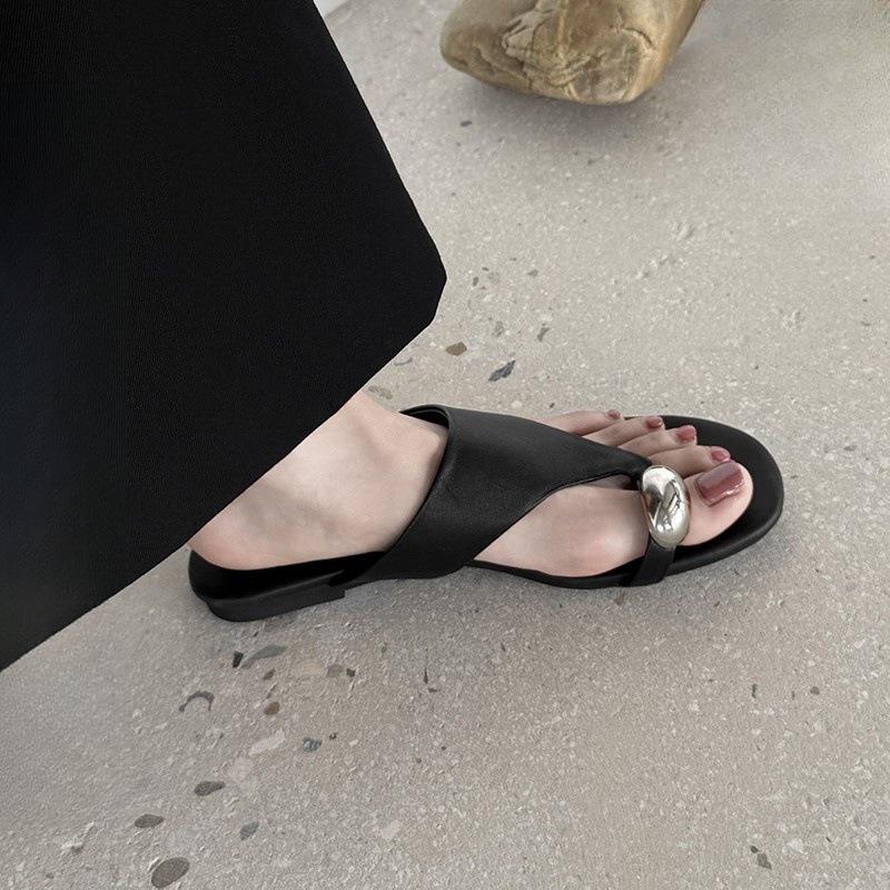 Nangang Holiday~ Sheepskin version retro round flip-flops open-toed flat-bottomed vacation cool slippers women's summer wear