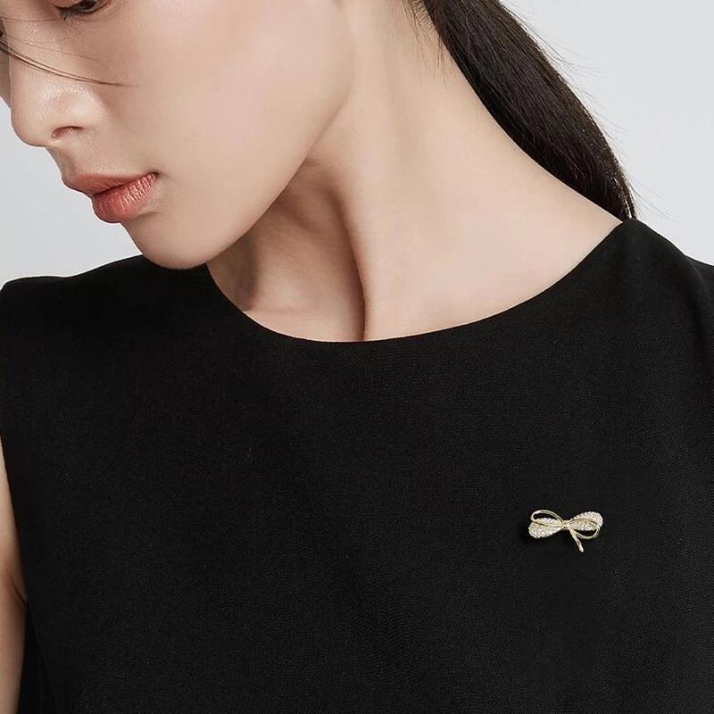Trendy Buckle Bowknot Brooches Women Prevent Wardrobe Malfunction Brooch Buckle Three-dimensional Crystal Creative Corsage Accessories