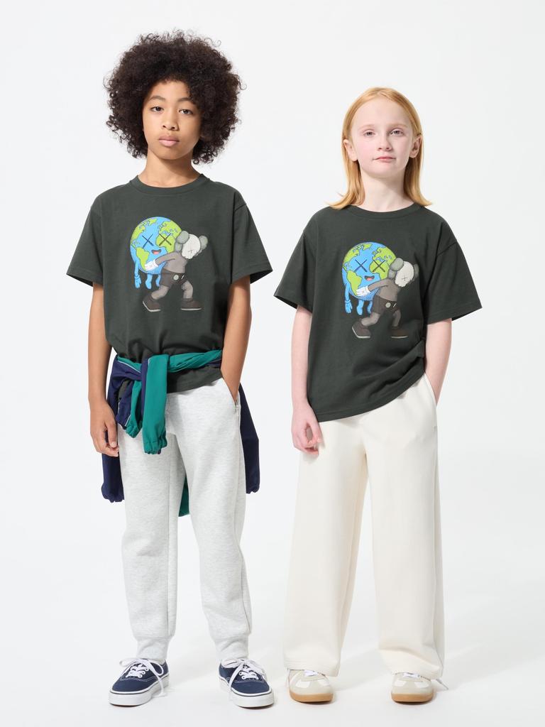 Uniqlo Япония Kaws Вселенная Ut