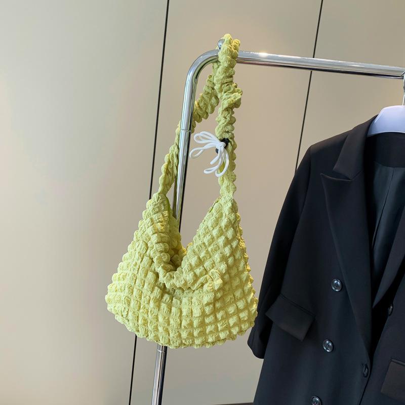 Модная плиссированная сумка через плечо большой вместимости Женская весенняя однотонная универсальная сумка под мышкой Тренд