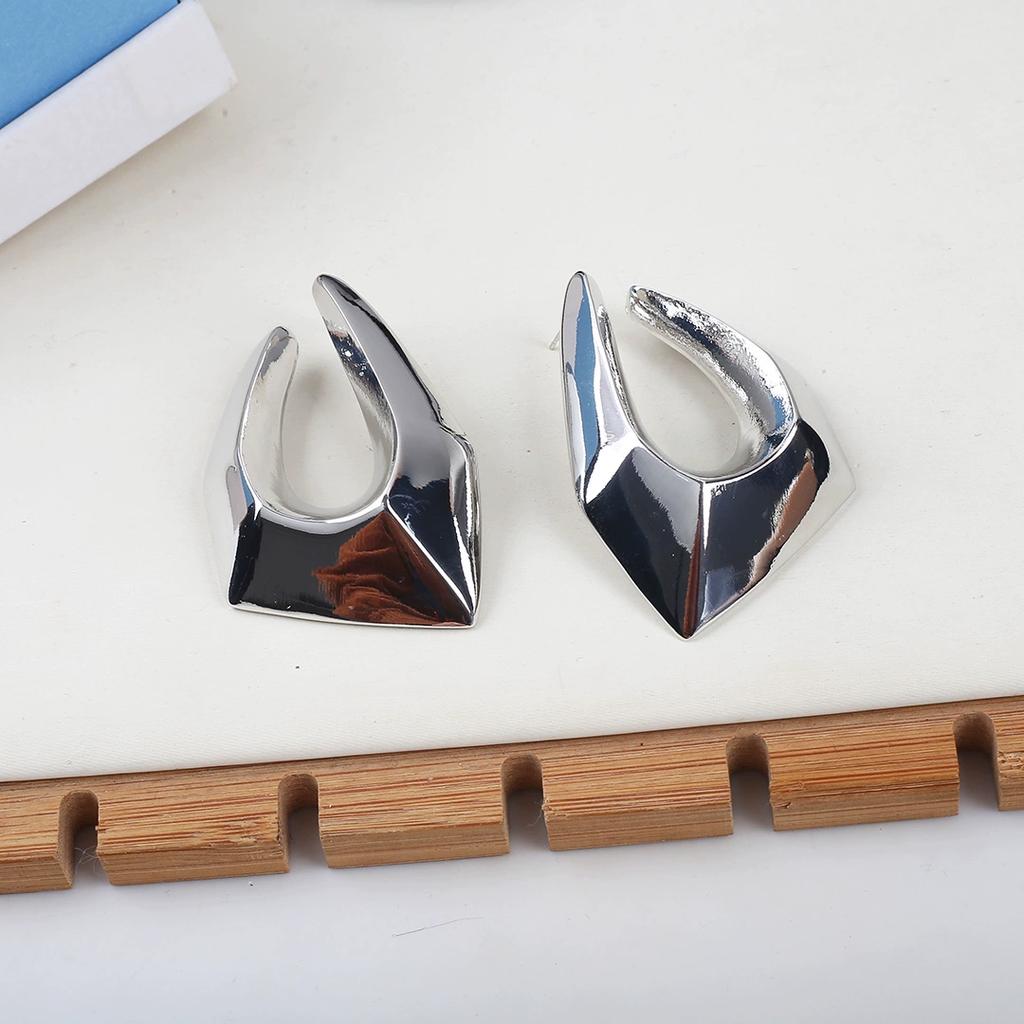 Преувеличенные серьги геометрической формы с неровными линиями из металла, треугольные ромбовидные, с высоким чувством стиля, уникальные ретро серьги-гвоздики