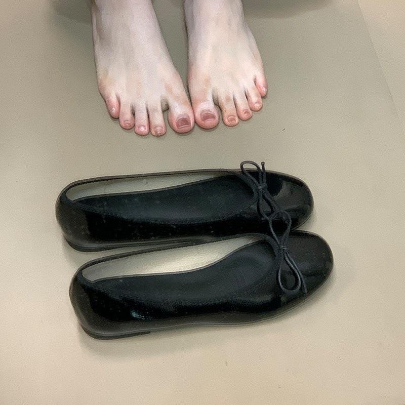 Туфли-балетки с круглым носком, бантом, плоской подошвой, маленькие красные, новые 2025, с мелким вырезом, универсальные, женские