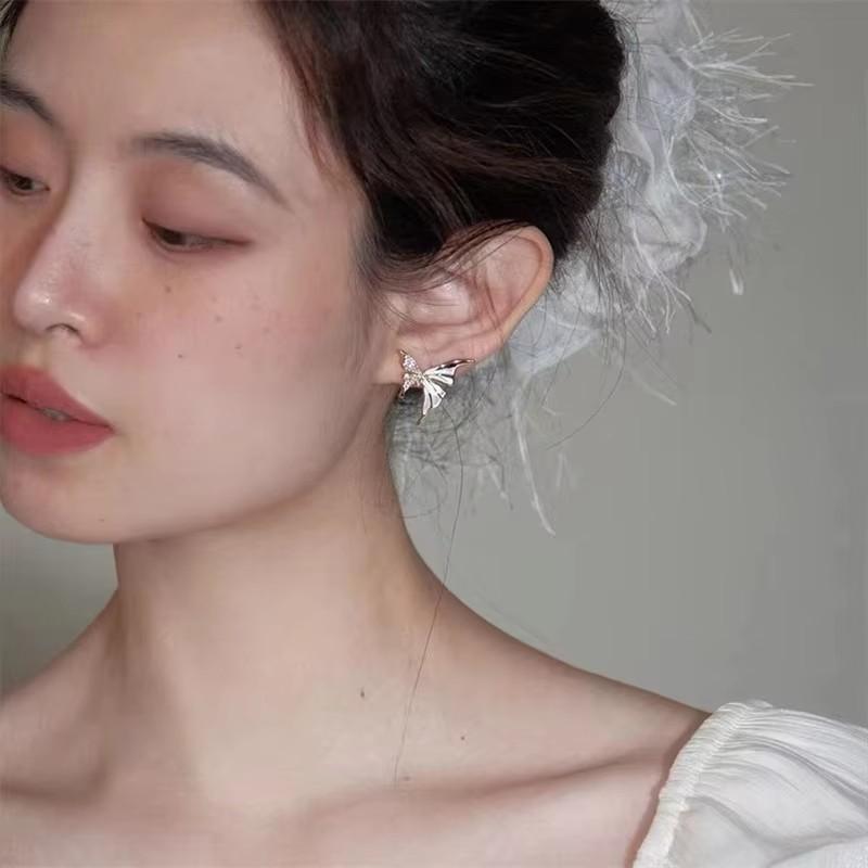 Enamel Butterfly White Color Animal Stud Earrings for Women New Trend Girl Korean Love Aesthetic Daily Life Minimalist Jewelry