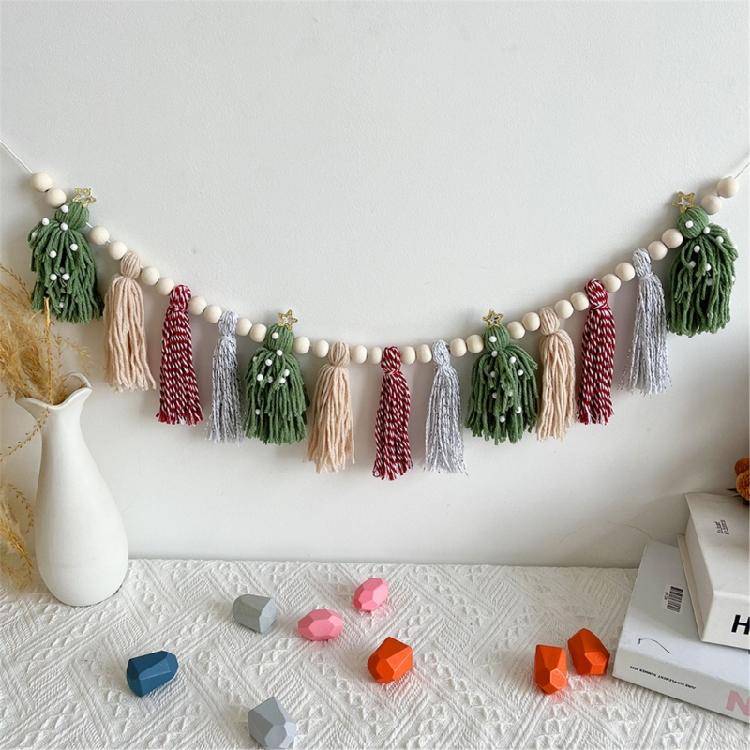 Christmas Garlands Decoration Cotton Tassels Garlands with Wood Beads Wall Hanging Bunting Banners Decors for Mantel