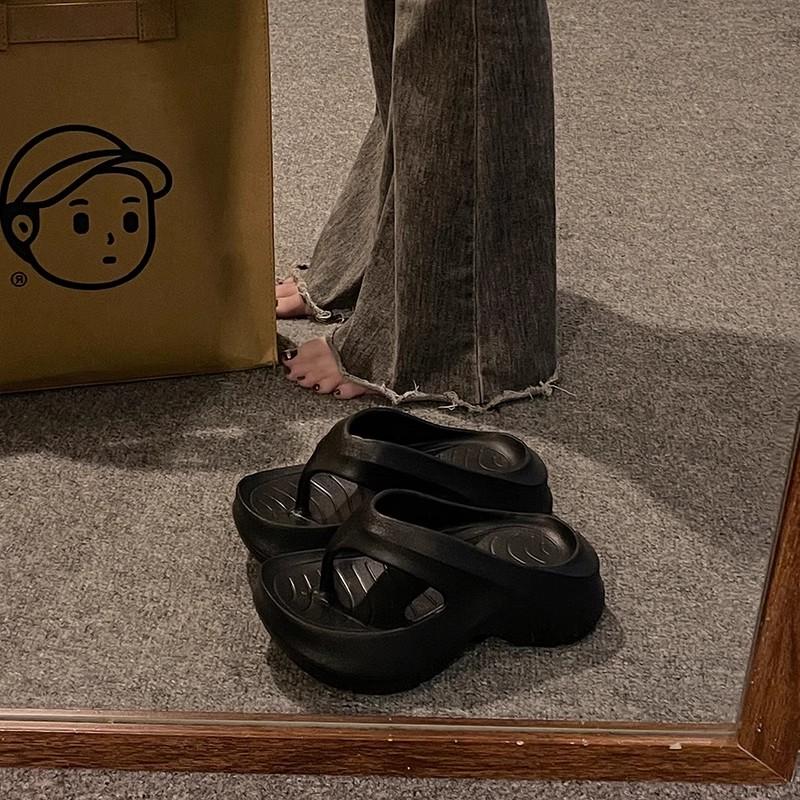 Thick bottom EVA flip flops for women's summer non slip beach sandals comfortable and soft slippers