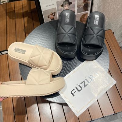 Тапочки женские летние модные толстые домашние нескользящие для ванной комнаты для пар пляжные классные тапочки