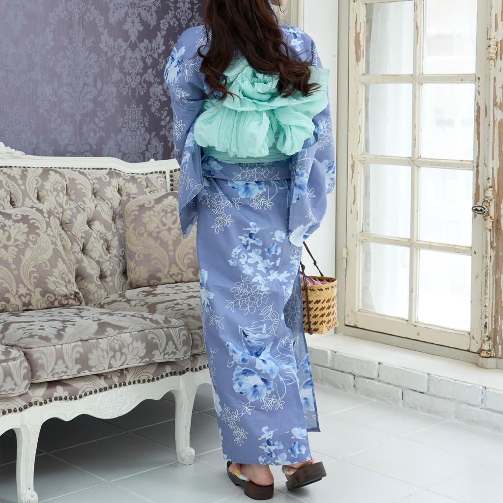 RAVIR Yukata with Watercolor Blue Fluffy Obi and Geta One Size Fits All Women's 3-Piece Set, Gray, Flowers, Belt, Sandals, Blue,