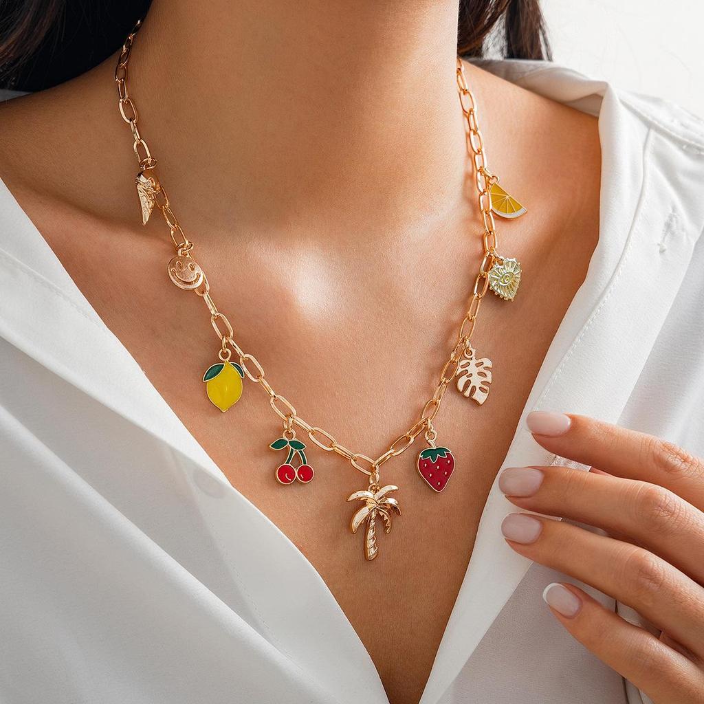Цепочка-подвеска в виде вишни в стиле Богемии на ключицу