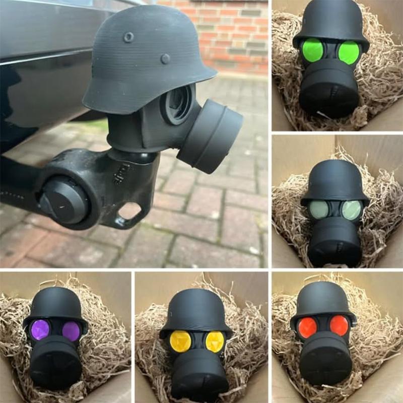 Крышка сцепного устройства с 3D-печатным стальным шлемом и противогазом. Крышка шара сцепного устройства. Предотвращает ржавление приемной трубы.
