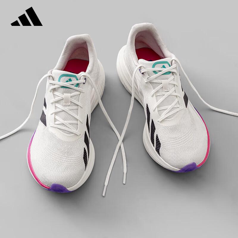 adidas Беговая и повседневная обувь