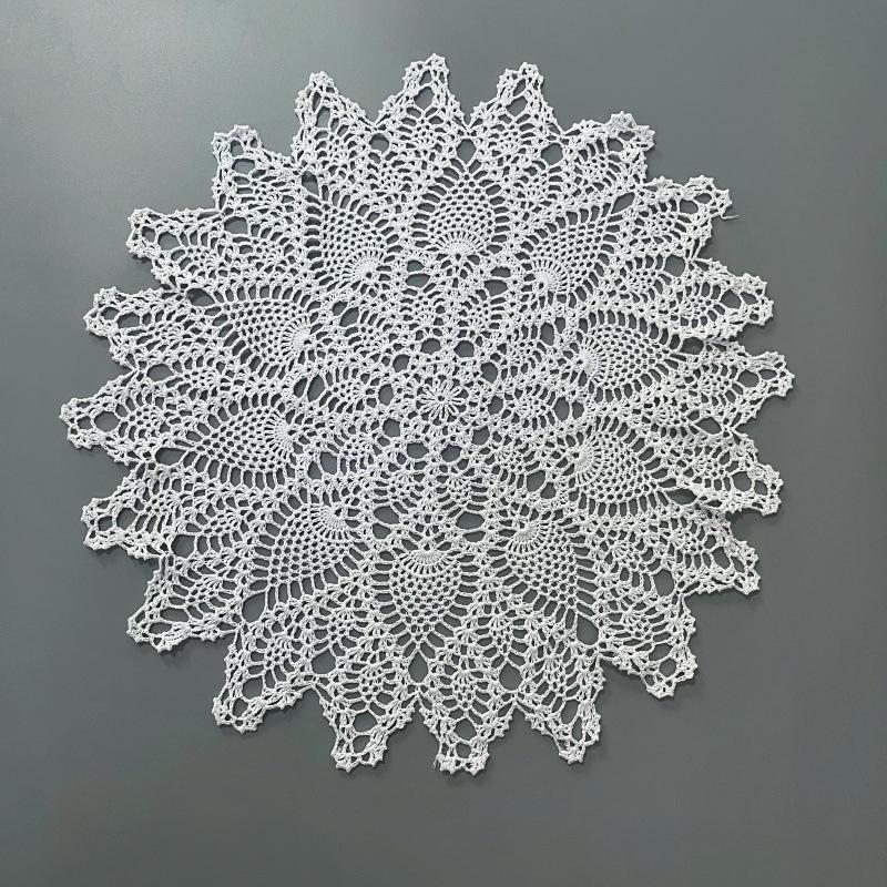 Handmade Crochet Cotton Thread Round Table Cloth European American Country Lampshade Hollow out Tablecloth Diameter 60cm
