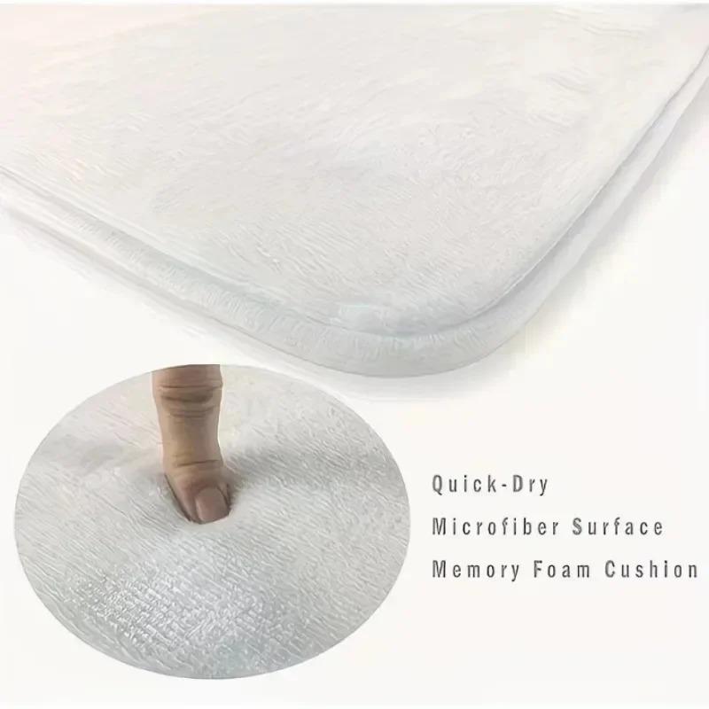 2D Flat Printing, Halloween Scary Skull Hand Mat, Non-Slip Easy Clean Polyester Carpet Suitable for Home and Outdoor Decor Mats
