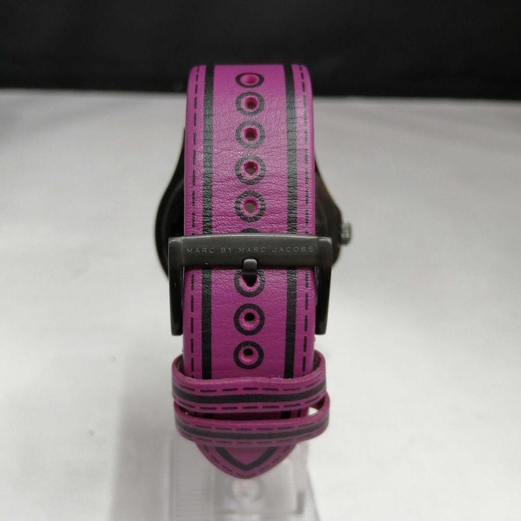 Подержанные кварцевые часы MARC JACOBS 251209