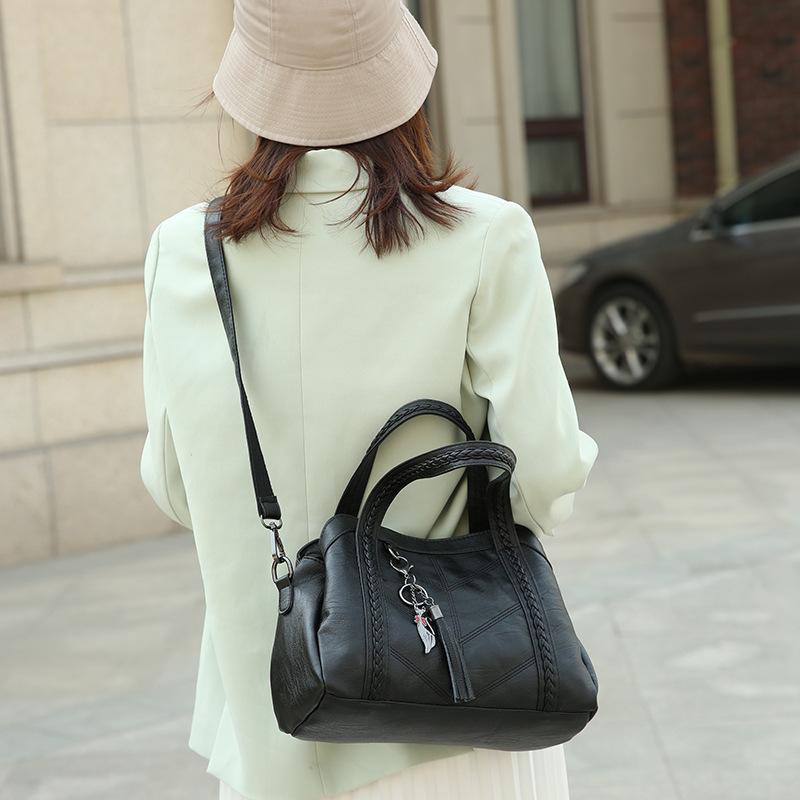 Yogodlns Soft PU Leather Luxury Handbags Women Bags Designer Ladies High Quality Tassel Crossbody Bags Shopper Tote