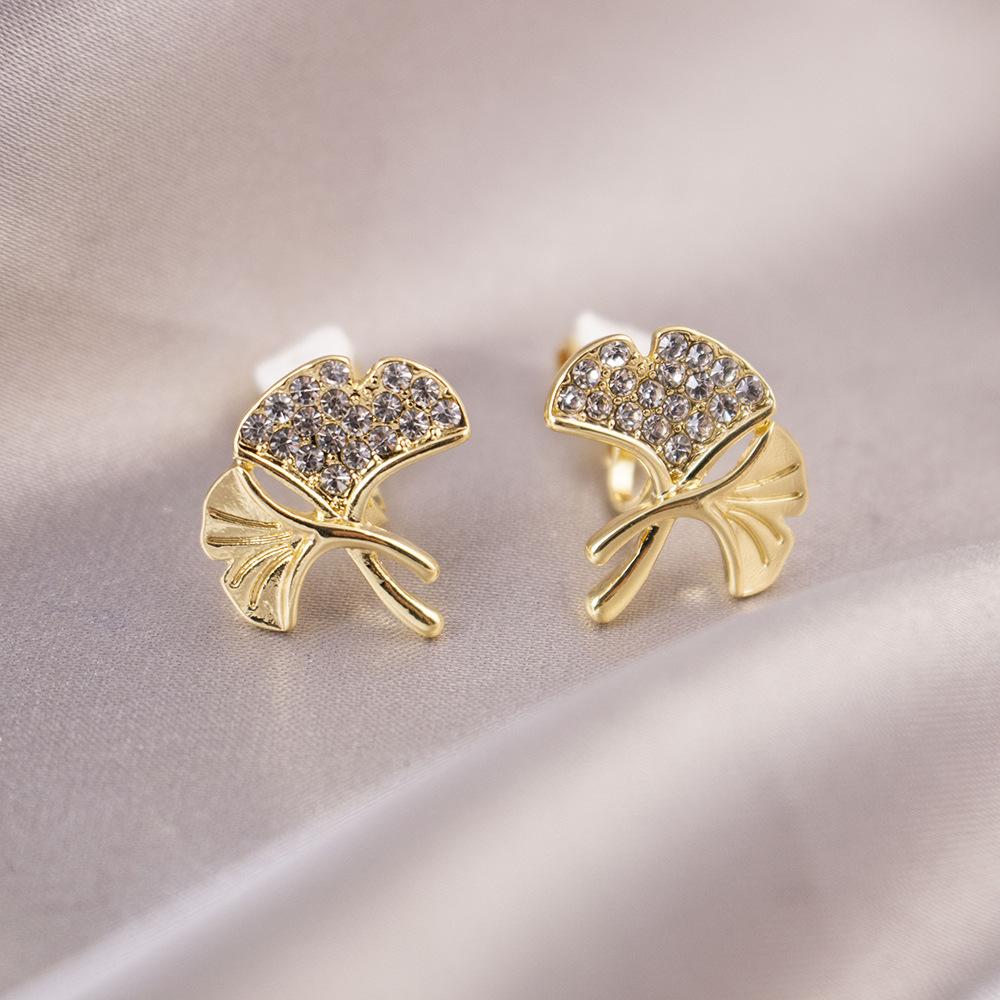 Универсальные легкие роскошные клипсы для ушей без проколов, повседневные высококачественные треугольные клипсы для ушей, универсальные женские серьги