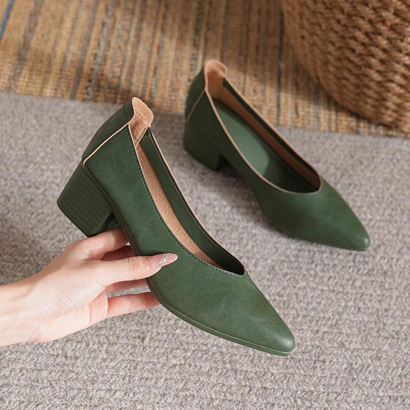 Женские повседневные туфли-лодочки на низком каблуке с заостренным закрытым носком на массивном блочном каблуке. Удобные нескользящие туфли-лодочки для женщин. Деловая офисная рабочая деловая обувь.