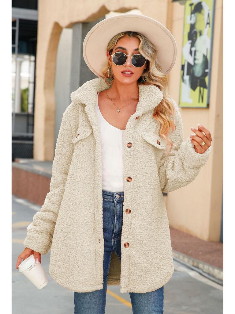 Осенне-зимнее женское пальто с длинными рукавами и лацканами в европейском и американском стиле из плюшевой ткани с искусственными карманами.