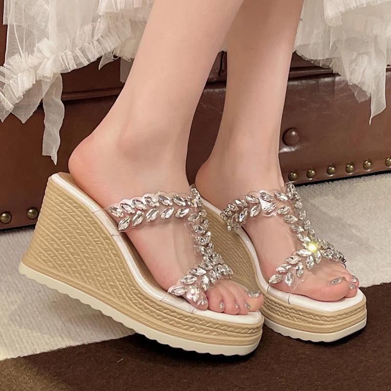 Мода Мода Стразы Клиновидный каблук Тапочки Женские Прозрачные ПВХ Массивная платформа Сандалии Женские Блестящие Кристаллы Толстая подошва Сандалии