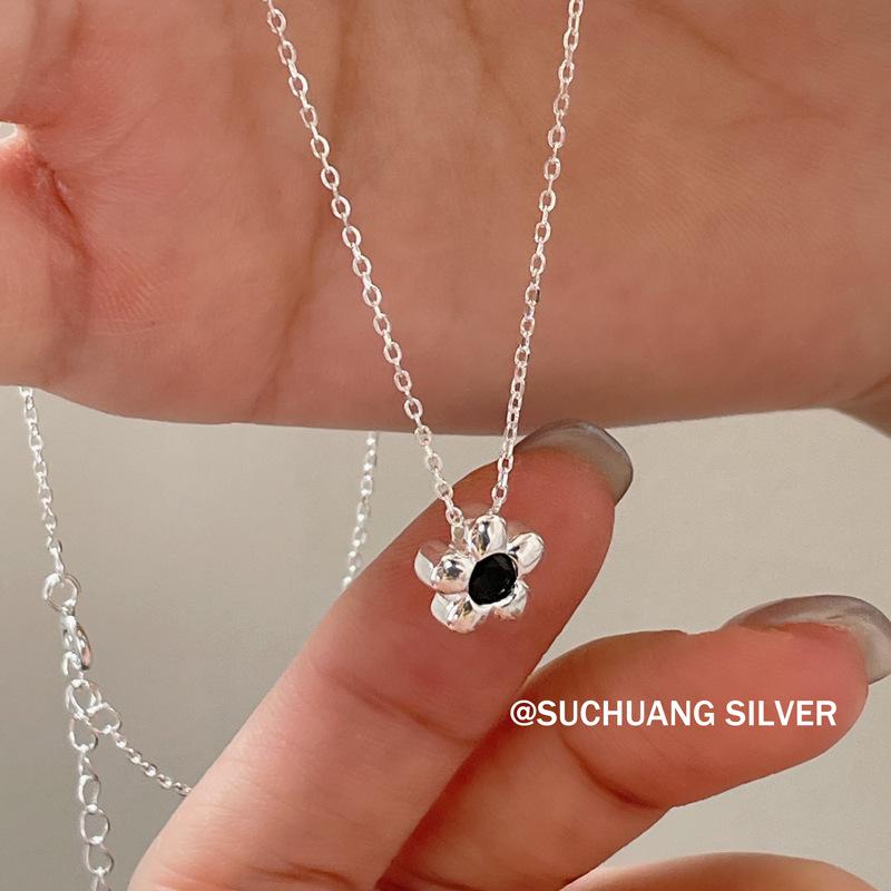 Серебряное ожерелье-цветок S925 с черной фианитовой вставкой - Элегантная корейская стиль цепь на ключицу