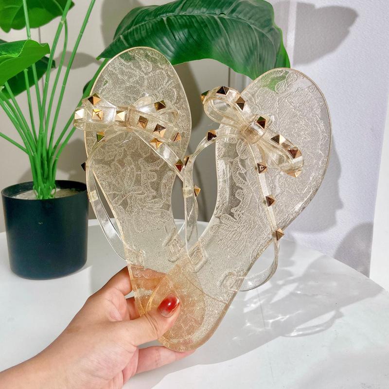 Модные заклепочные шлепанцы женские сандалии летние резиновые туфли женские тапочки на плоской подошве летние повседневные заклепочные тапочки для улицы 36-42