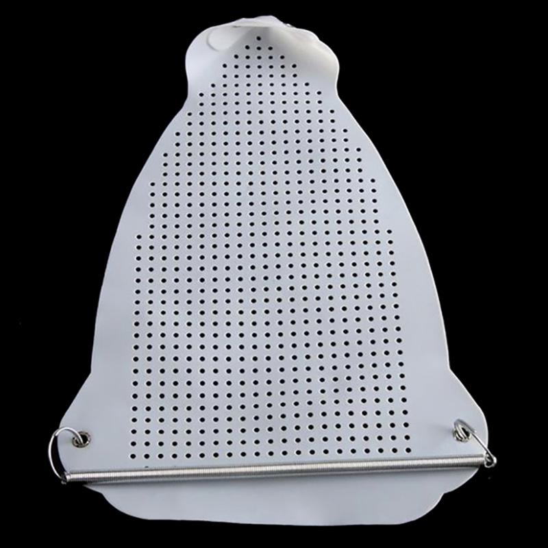 Жаростойкая накладка на подошву утюга с вентилируемой конструкцией для выхода пара