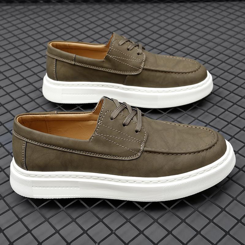 Модная Высококачественная Мужская Обувь Мюли из Натуральной Кожи 2024 Новая Трендовая Обувь для Скейтборда Британский Стиль Повседневная Удобная Мягкая Подошва Маленькая Обувь для Ходьбы