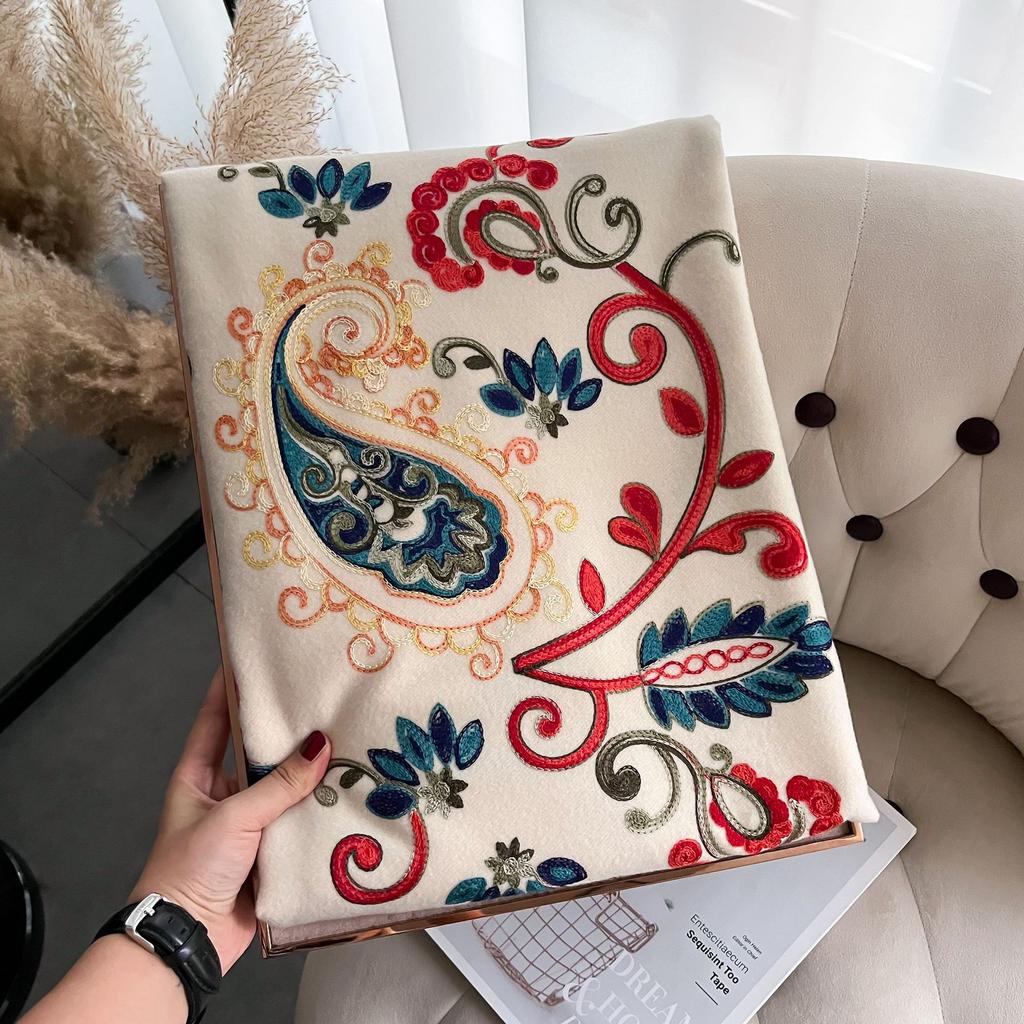 Winter Warm Cashmere Scarf for Women Paisley Embroidery Pashmina Blanket Thick Shawl Wrap Neckerchief Elegant Poncho Bufanda