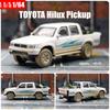 Масштаб 1/64 Игрушечный пикап TOYOTA Hilux Миниатюрная игрушечная машинка Транспортное средство Премиум Модель Свободные колеса Литой металлический сплав Коллекция Подарок