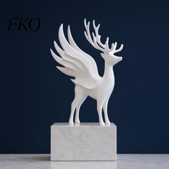 Фигурка оленя для домашнего декора, рождественская статуэтка лося с крыльями, 3D-печатная фигурка, современное искусство животных, скульптура стоящего оленя, обеденный стол,