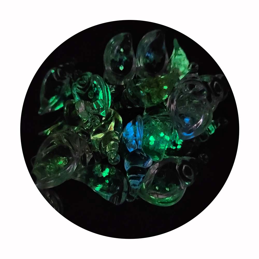 Transparent Luminous Shell with Hole on Top Resin Charms Glow in Dark Conch for DIY Pendant Bracelet Jewelry Key Chain Making