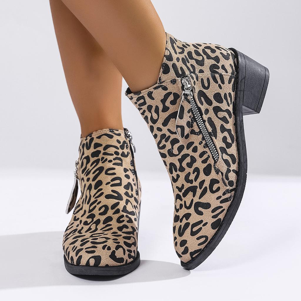 Осень 2025 новые остроносые короткие ботильоны на среднем каблуке с леопардовым принтом большого размера на толстом каблуке с боковой молнией европейские и американские ботинки челси женские