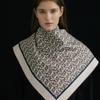 AVVINA PELLE Chain Square SilK Scarf 90 - Beige/Camel