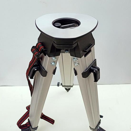 Алюминиевый штатив с автоматическим нивелиром, теодолитный тахеометр, измерительный прибор для съемки тахеометра