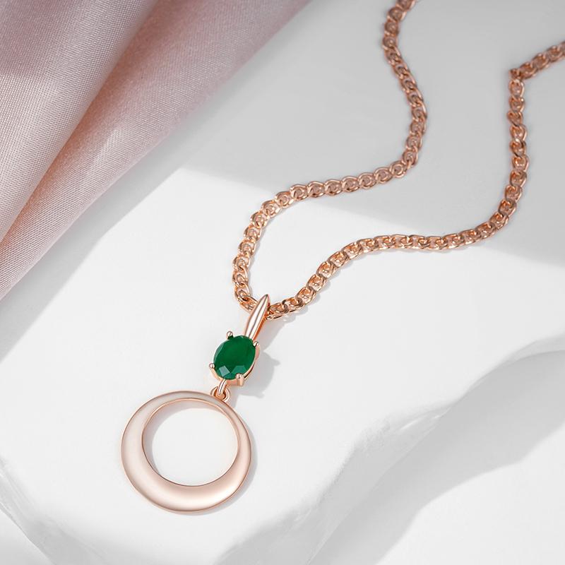Классическое богемное колье из розового золота с цирконом глубокого зеленого цвета и ажурным круглым кулоном для женщин