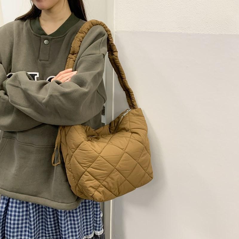 Autumn And Winter Rhombus Cotton Bag Tote Bag Women'S Casual College Student Commuter Bag Shoulder Bag Soft Down Messenger Bag