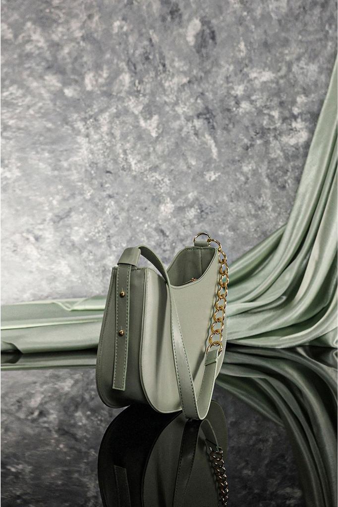 Women's Stylish and Useful Shoulder Bag Black Zippered Lined Adjustable Strap Bag