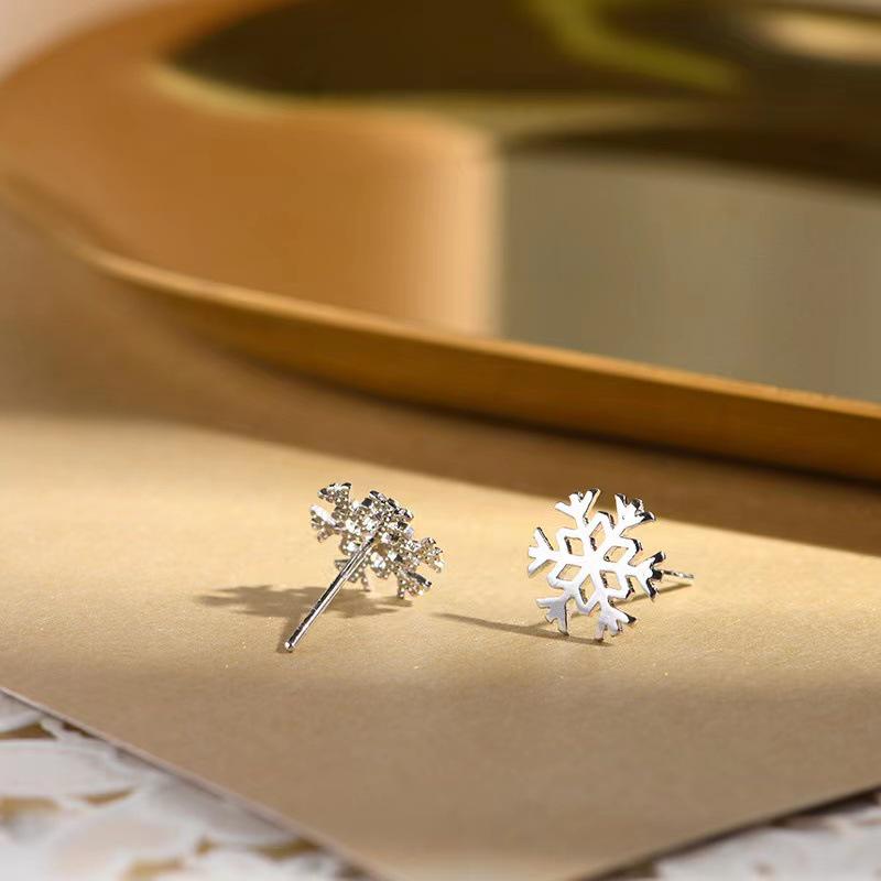 Стильные серьги-снежинки для женщин - Элегантный дизайн ледяного цветка, Компактный рождественский подарок, Модный аксессуар в корейском стиле