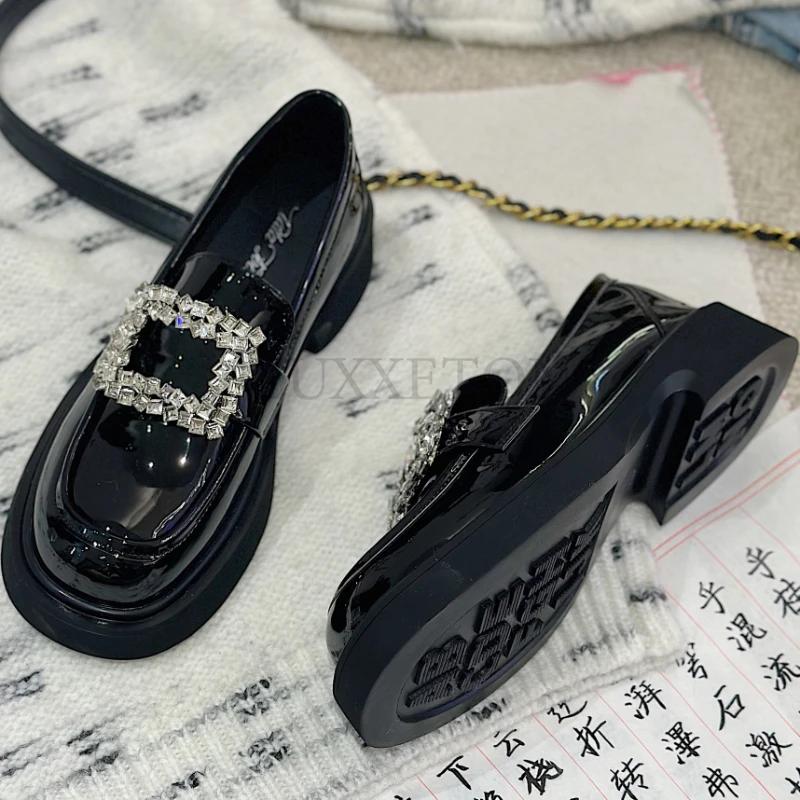 Низкие толстые каблуки Лоферы Женские Маленькие кожаные туфли Лолита Женские оксфорды со стразами Платформа Плоские женские кроссовки с круглым носком