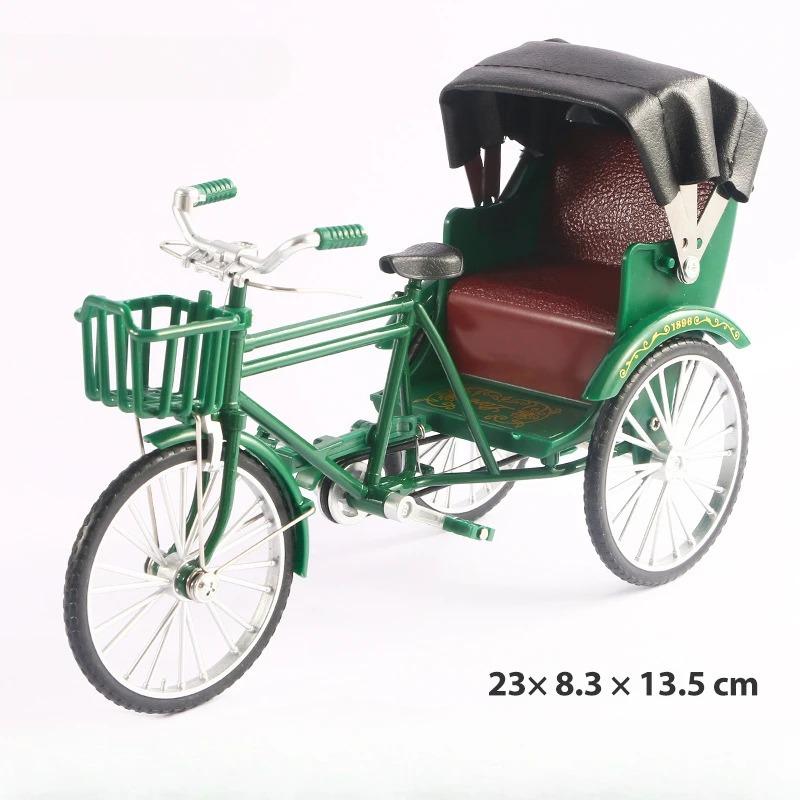 1/10 Scale Alloy Classic Retro Rickshaw Car Model Diecasts Metal Tricycle Handcart Vehicles Model Simulation Children Toys Gifts