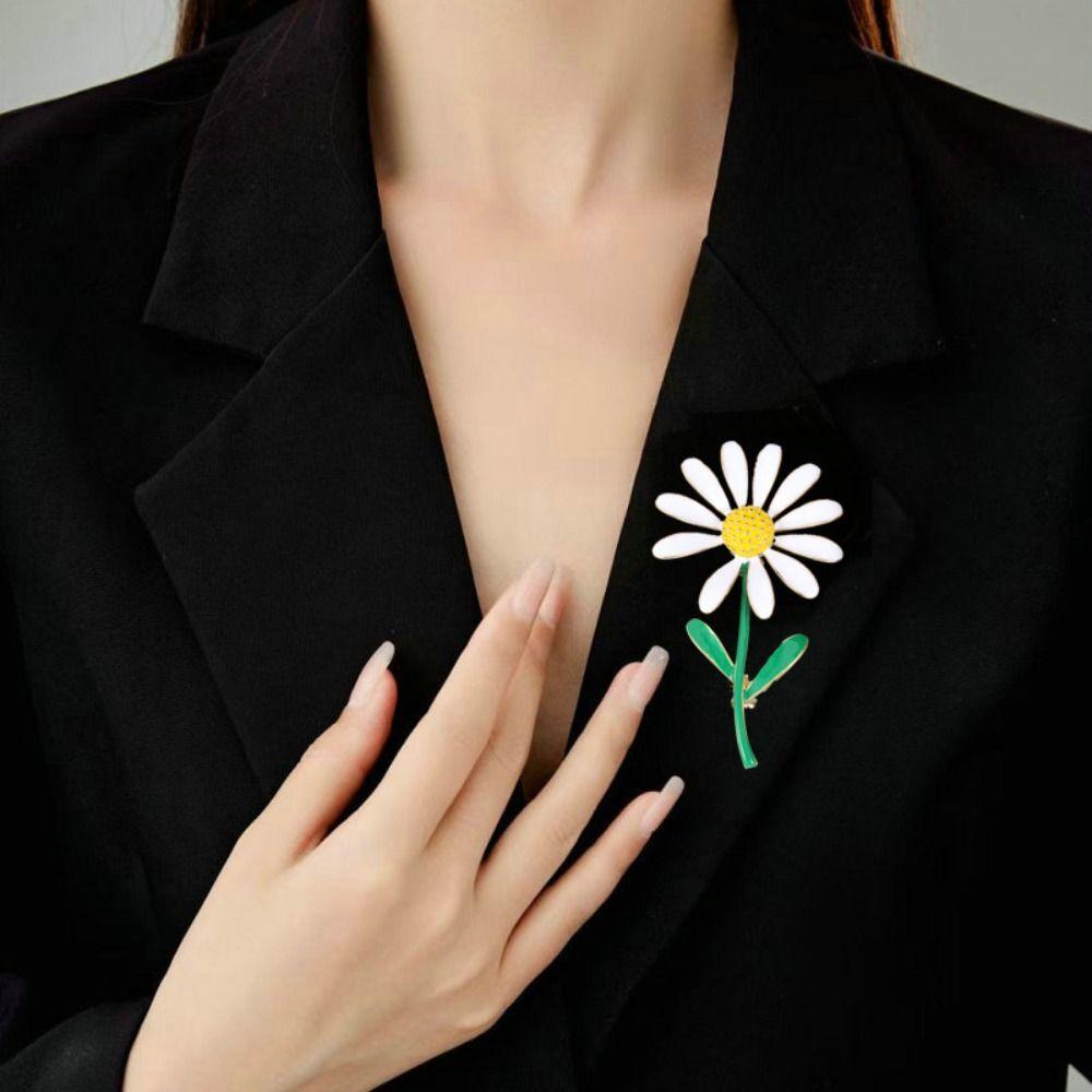 Брошь в виде ромашки в корейском стиле, булавка для воротника костюма в виде ромашки, модная брошь в том же стиле GD