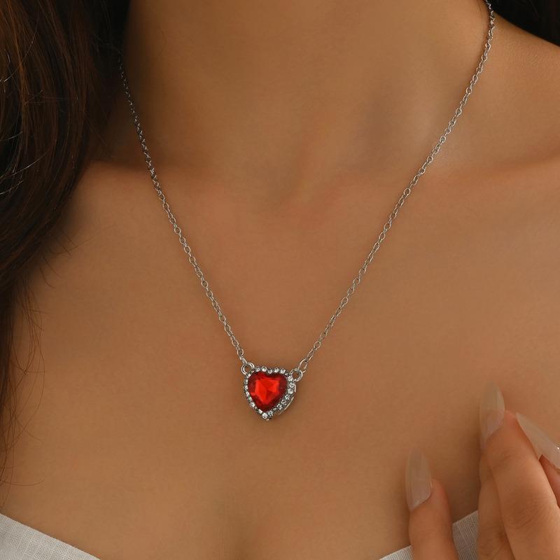 Ретро Любовь Ожерелье Ювелирное изделие Одна Стрела сквозь Сердце День Святого Валентина Премиум Кулон Кинжал Любви