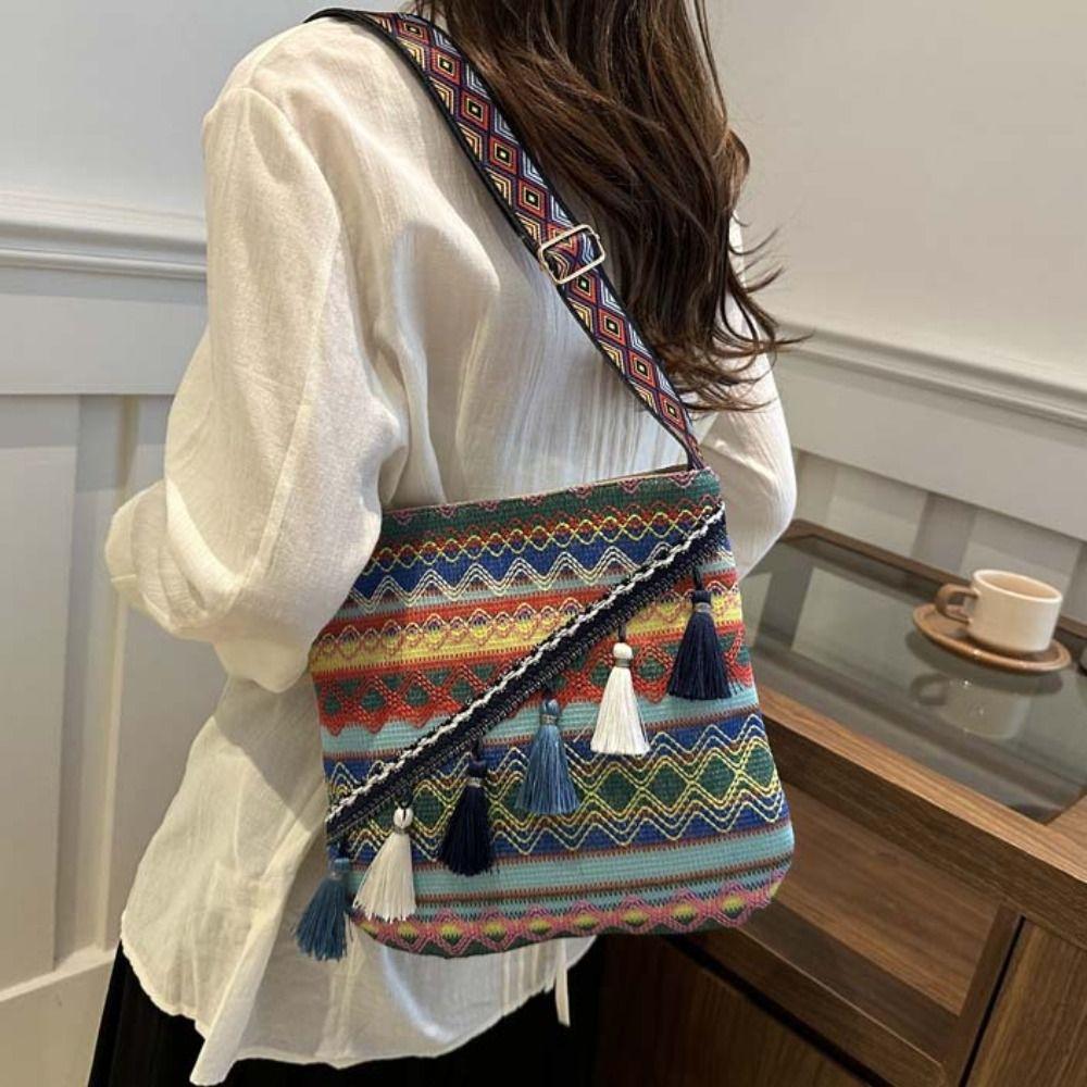 Woven Ethnic Style Crossbody Bags Large Capacity Bohemian Phone Bag Fringe Shoulder Bag Outdoor