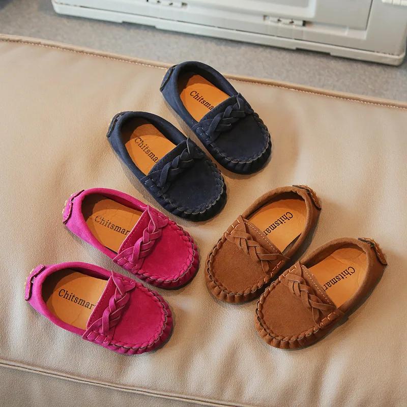 Детские мокасины на плоской подошве 2024 года, новые повседневные детские мокасины, корейская версия, для маленьких девочек и мальчиков, мягкие, детские, модные, без застежек