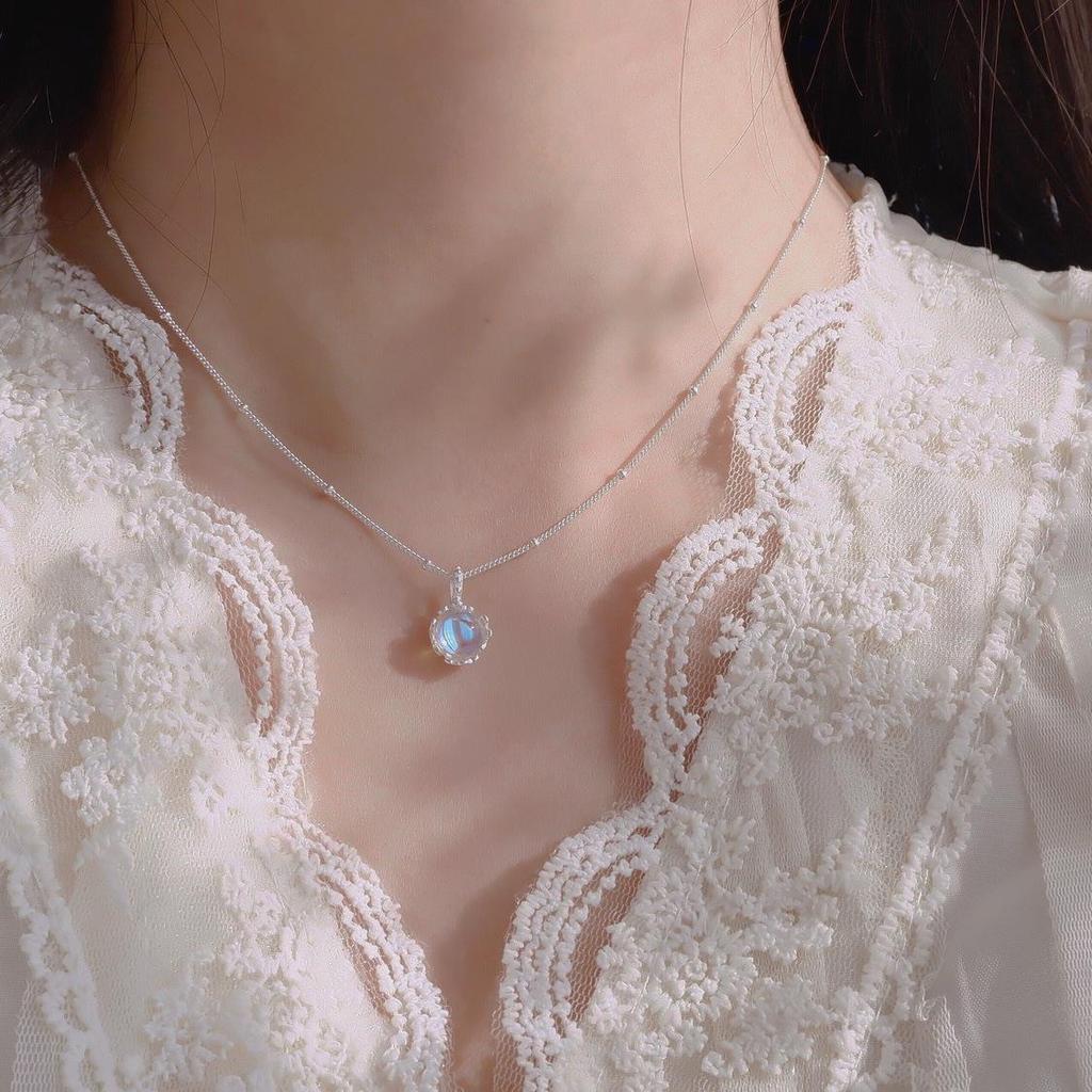 S925 Sterling Silver Moonstone Round Pendant Necklace for Women - Elegant Niche Design with Flower Collarbone Chain