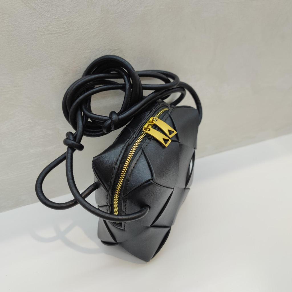 2024 Весна/Лето Женская мода из коровьей кожи, плетеная вручную, с узлом, сумка через плечо и через плечо